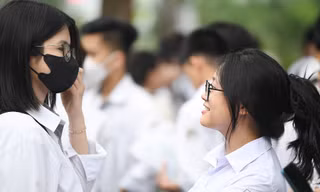Thủ tướng yêu cầu đảm bảo kỳ thi THPT an toàn, đủ giáo viên và mùa Hè thiết thực cho học sinh
