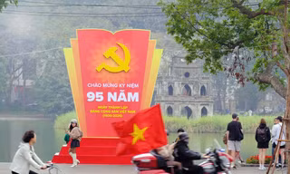 Hà Nội trong những ngày chào mừng 95 năm thành lập Đảng