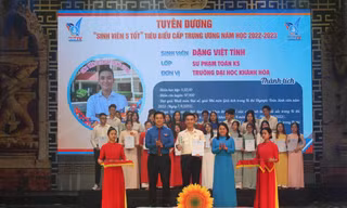 Khánh Hòa tuyên dương Sinh viên 5 tốt, bùng nổ vũ điệu học đường
