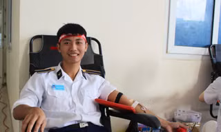 Những nụ cười rạng rỡ trong ngày Chủ Nhật Đỏ tại Học viện Hải quân