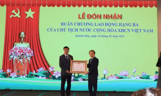 Phó Chủ tịch Hội Doanh nhân trẻ Việt Nam nhận Huân chương Lao động hạng Ba