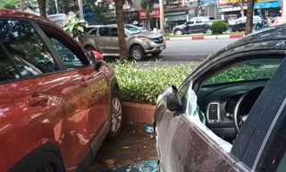 Điều tra vụ hàng loạt xế hộp bị đập kính trong đêm ở Hà Nội