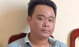 Đâm hai người hàng xóm thương vong rồi về nhà chờ công an bắt