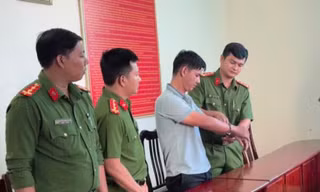 Bắt khẩn cấp nhân viên ngân hàng chiếm đoạt hơn 10 tỷ đồng