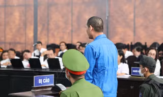 Nói lời sau cùng, bị cáo vụ khủng bố kêu gọi đối tượng trốn truy nã ra đầu thú