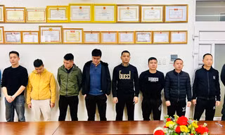 Bắt giữ 9 đối tượng tham gia đường dây đánh bạc 300 tỷ tại Huế