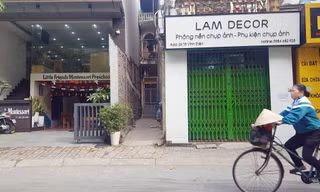Tháo dỡ cổng sắt 1,5m2 trái phép khiến hai lãnh đạo quận Hà Nội phải sửa sai