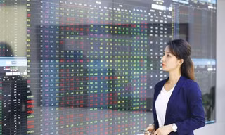 Cổ phiếu 'vua' kéo thị trường vượt 1.275 điểm