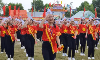 Sôi nổi tưng bừng màn duyệt Nghi thức đẹp mắt của thiếu niên Nghệ An 