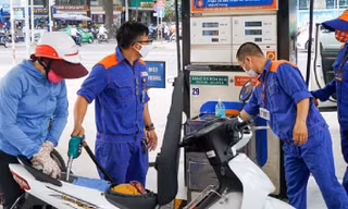 Giá xăng dầu đồng loạt giảm mạnh vào chiều nay