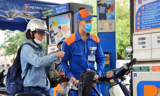 Ngày mai giá xăng dầu tăng hay giảm? 
