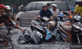 Người Sài thành khốn đốn nước ngập