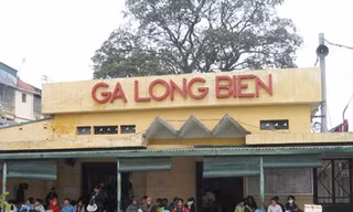 Ga Long Biên, Giáp Bát thiếu năng lực đón trả khách