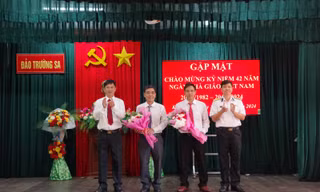 Trường Sa rộn ràng không khí chào mừng Ngày Nhà giáo Việt Nam