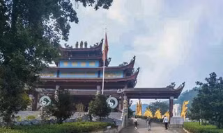 Cận cảnh loạt công trình trái phép 'xẻ thịt' đất rừng Thạch Thất