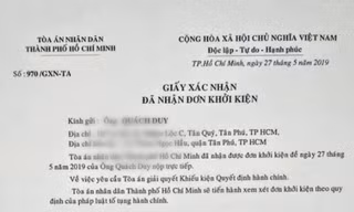 Bị phạt do xúc phạm lãnh đạo, chuyên viên văn phòng UBND TP HCM khởi kiện
