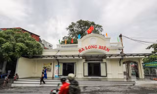 Ngỡ ngàng với diện mạo mới ga Long Biên