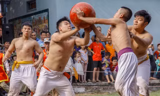 Hình ảnh quyết liệt trong lễ vật cầu làng đầu năm