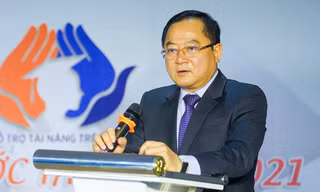 Nhà báo Lê Xuân Sơn: 'Những mầm cây mọc trên mảnh đất cằn vẫn mạnh mẽ vươn lên'