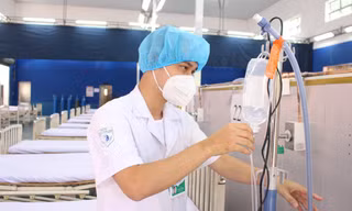 Áp lực quá tải F0, TPHCM lấy trường học mở thêm bệnh viện dã chiến