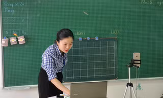 Giáo viên dạy học trong khu cách ly tại Hà Tĩnh 