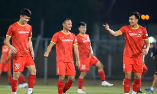 Trọng Hoàng (giữa) sẽ trở lại ở trận đấu gặp Malaysia ảnh Hữu Phạm (từ UAE)