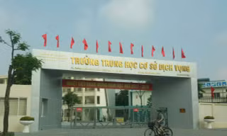 Hà Nội: Một phụ huynh mắc COVID-19, hơn 50 học sinh trường THCS Dịch Vọng (Cầu Giấy) phải cách ly