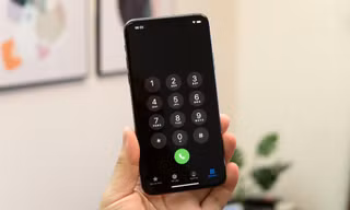 Bạn có biết vì sao bàn phím số của smartphone vẫn có các kí tự chữ ABC không?