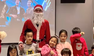 Dịch vụ ông già Noel kiếm tiền triệu, quá tải trước Giáng sinh