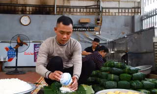 Hương tết cổ truyền độc đáo trong bánh chưng Tranh Khúc