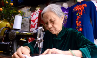Người phụ nữ Hà thành dành cả đời cặm cụi may áo dài truyền thống