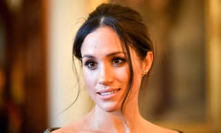 Meghan Markle bị chê làm lố