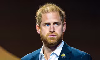Mập mờ công khai hồ sơ nhập cư của Harry