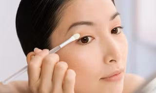 Giúp bạn trang điểm đúng cách
