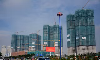Nhà giá rẻ ở Sài Gòn 'đắt như tôm tươi'