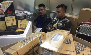 Cường, Dũng và tang vật tại cơ quan công an