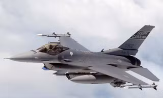 [ĐỒ HỌA] Uy lực Su-24 Nga và tiêm kích đa nhiệm F-16
