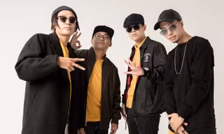Góc gác lại âu lo: Da LAB chuyển nghề làm “bồ câu đưa thư”, gửi tình cảm của fan đến crush