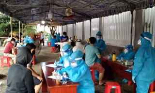 Xét nghiệm tầm soát COVID-19 cho người dân tỉnh Bà Rịa-Vũng Tàu.