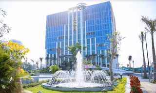 Trường Đại học Kinh tế TP. HCM (UEH) được Webometrics xếp hạng thứ 9 trong các trường đại học tại Việt Nam, tăng 2 bậc so với năm 2020.