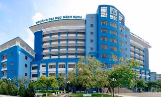 Trường đại học đua nhau tăng học phí