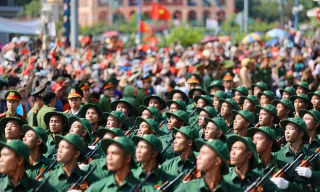 Diễu binh kỷ niệm 50 năm: Đội quân đi giữa lòng nhân dân