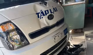 Va chạm xe tập lái, nữ sinh bị chấn thương sọ não