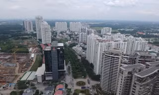 Vì sao các huyện ngoại thành TPHCM muốn lên thành phố hơn quận?
