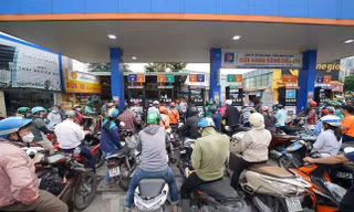 Nói thẳng về 'vỡ trận' xăng dầu: Bối rối, thiếu trách nhiệm!