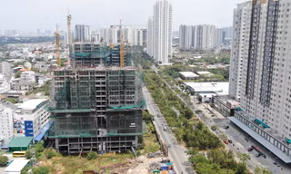 Thị trường căn hộ ở TPHCM: Bình dân thành cao cấp