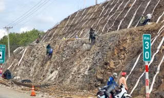 Tai nạn rình rập trên cao tốc hơn 11.000 tỷ đồng vừa khánh thành