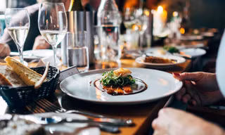Nhà hàng gắn sao Michelin: Giữ sao khó hơn 'kiếm sao'