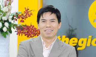 Sếp Thế giới Di động 'né' mua cổ phiếu, nhiều doanh nghiệp 'thay ghế' CEO