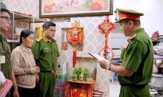 Bắt người phụ nữ thu lợi 'khủng' từ livestream bán hàng nhưng không nộp thuế